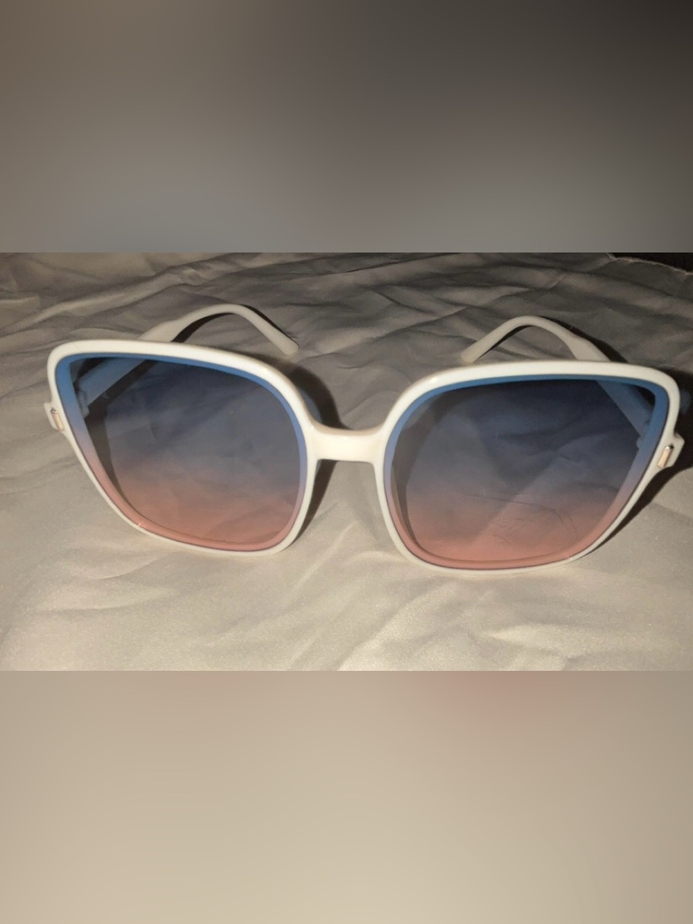 Women's White Frame Sunglasses with Pink-Blue Gradient Lenses